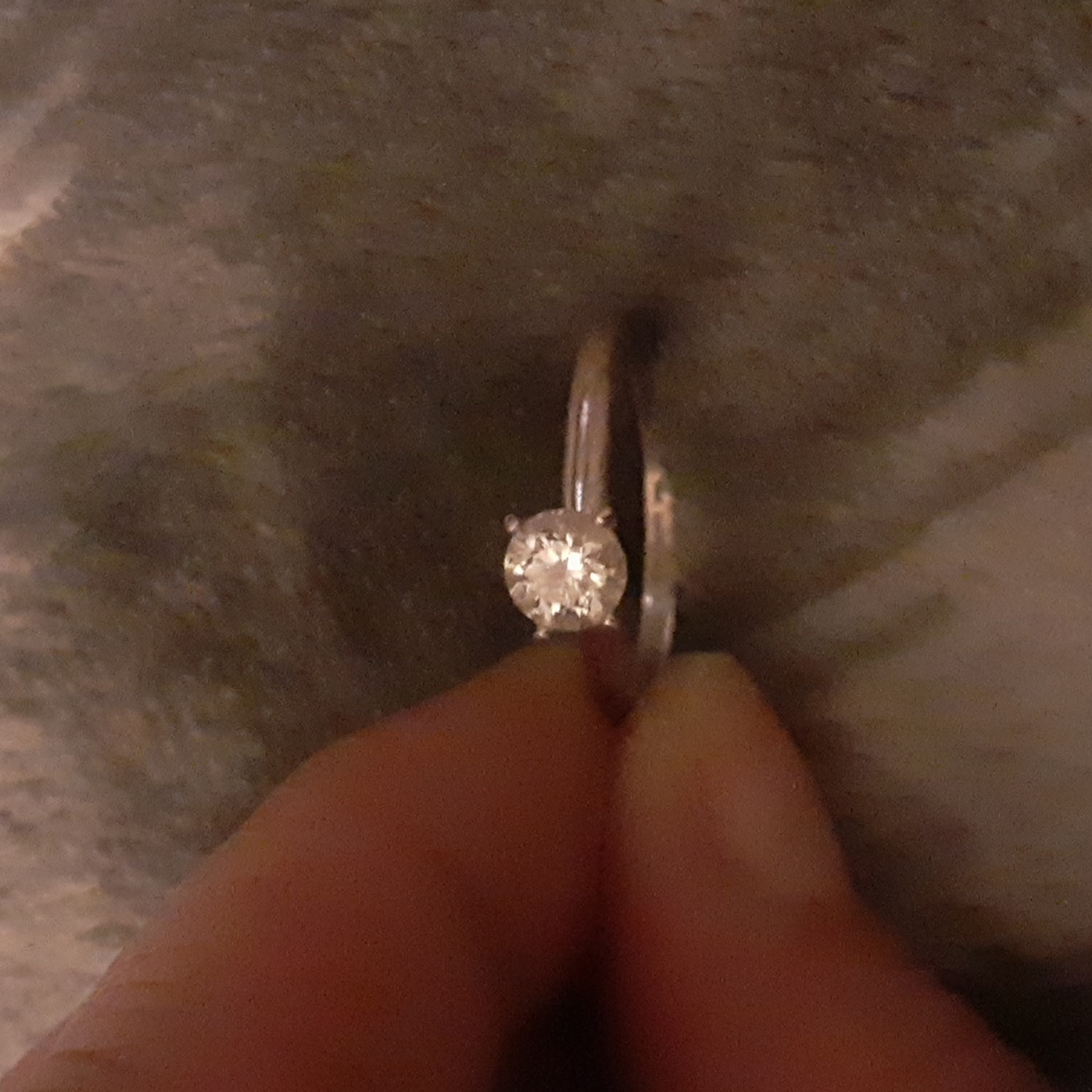 1 carat diamond engagement ring size 7 white gold